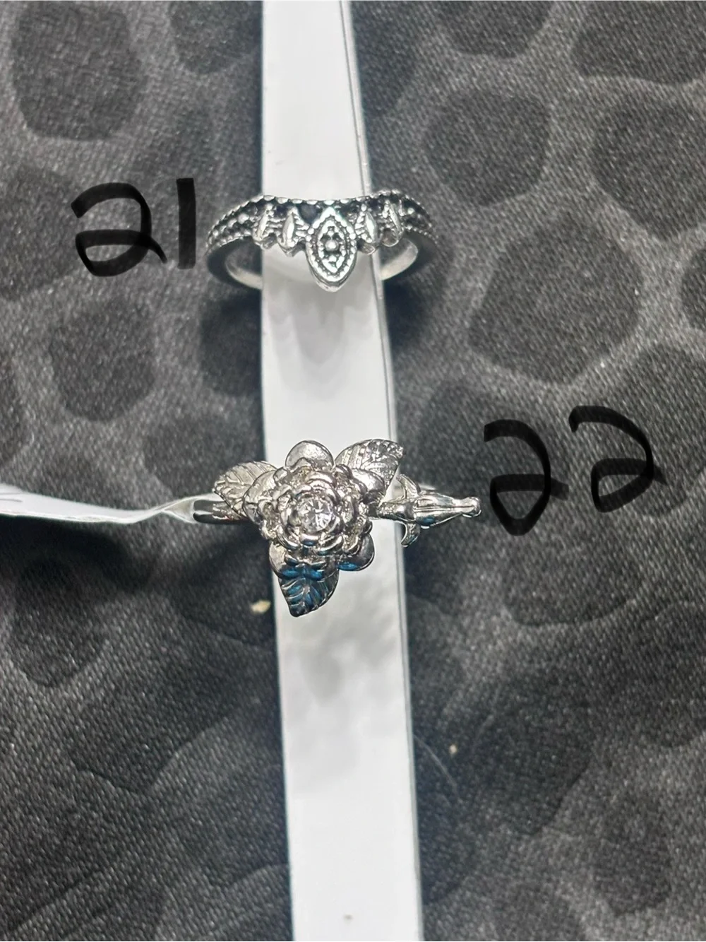 Different styles and sizes silver rings!!!